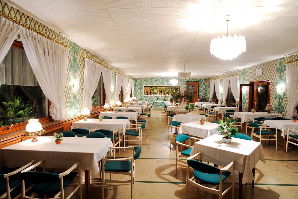 Parkhotel 1970 Vielbrunn Buitenkant foto